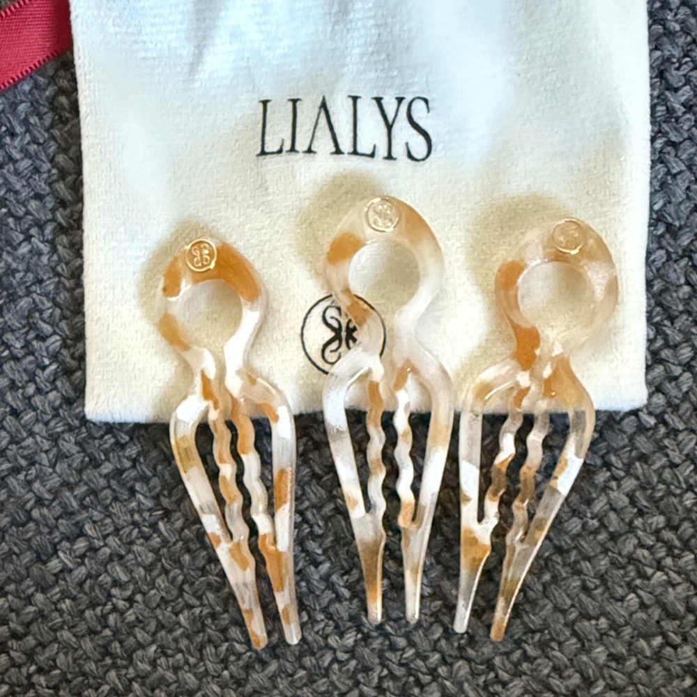 Women's Hair Clips- Cream and tan